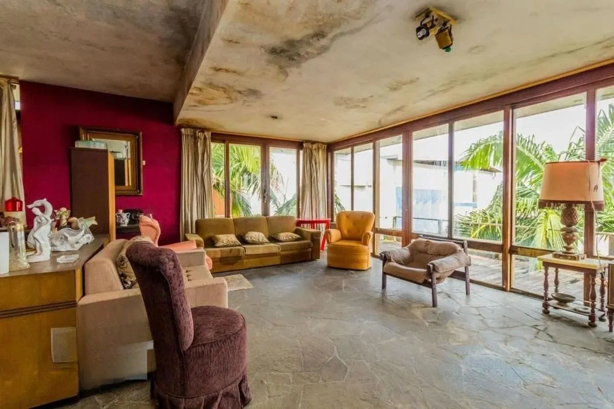 Imagem Casa com 5 dormitórios e 3 vagas no bairro Assunção