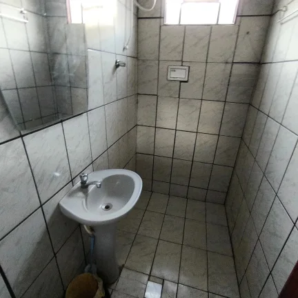 Imagem Casa 2/4 Com Barracao No Santa Luzia