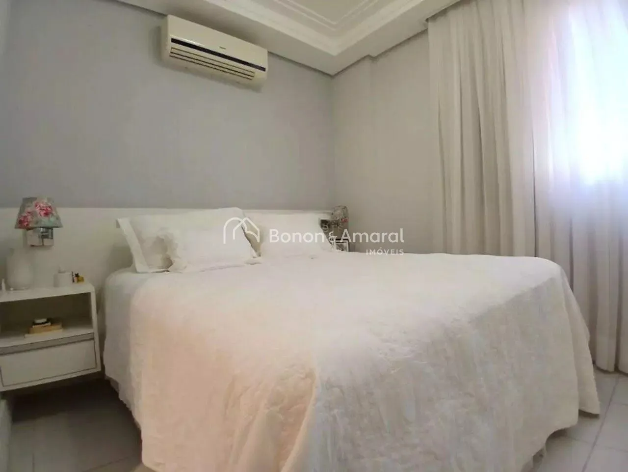 Imagem Apartamento com 3 Quartos e 3 banheiros à Venda, 74 m² por R$ 825.000