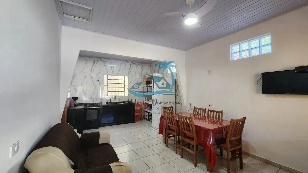 Imagem Casa térrea à venda em excelente rua, a apenas 100m da Praia do Lázaro, em Ubatuba