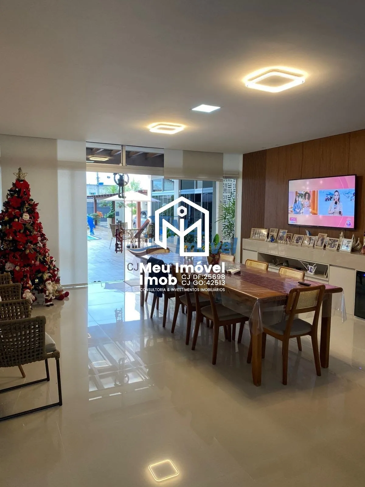 Imagem Casa 3 Quartos 2 Suítes 4 Vagas 800m² Gama/DF