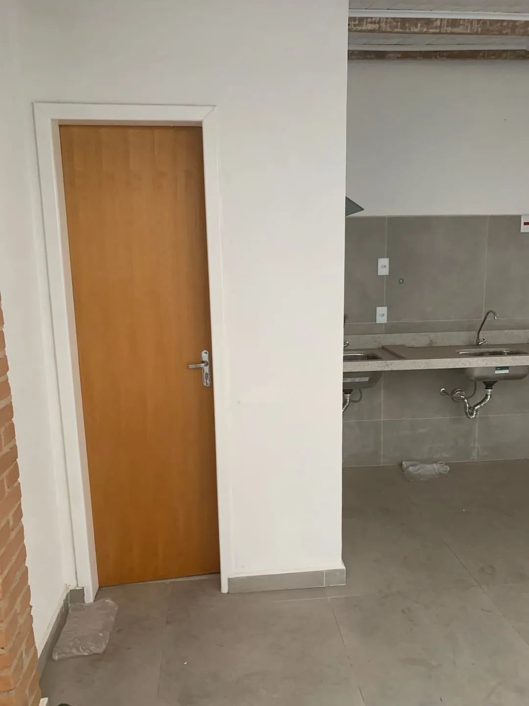 Imagem Comercial para Locação 100M², Centro, Pindamonhangaba - SP