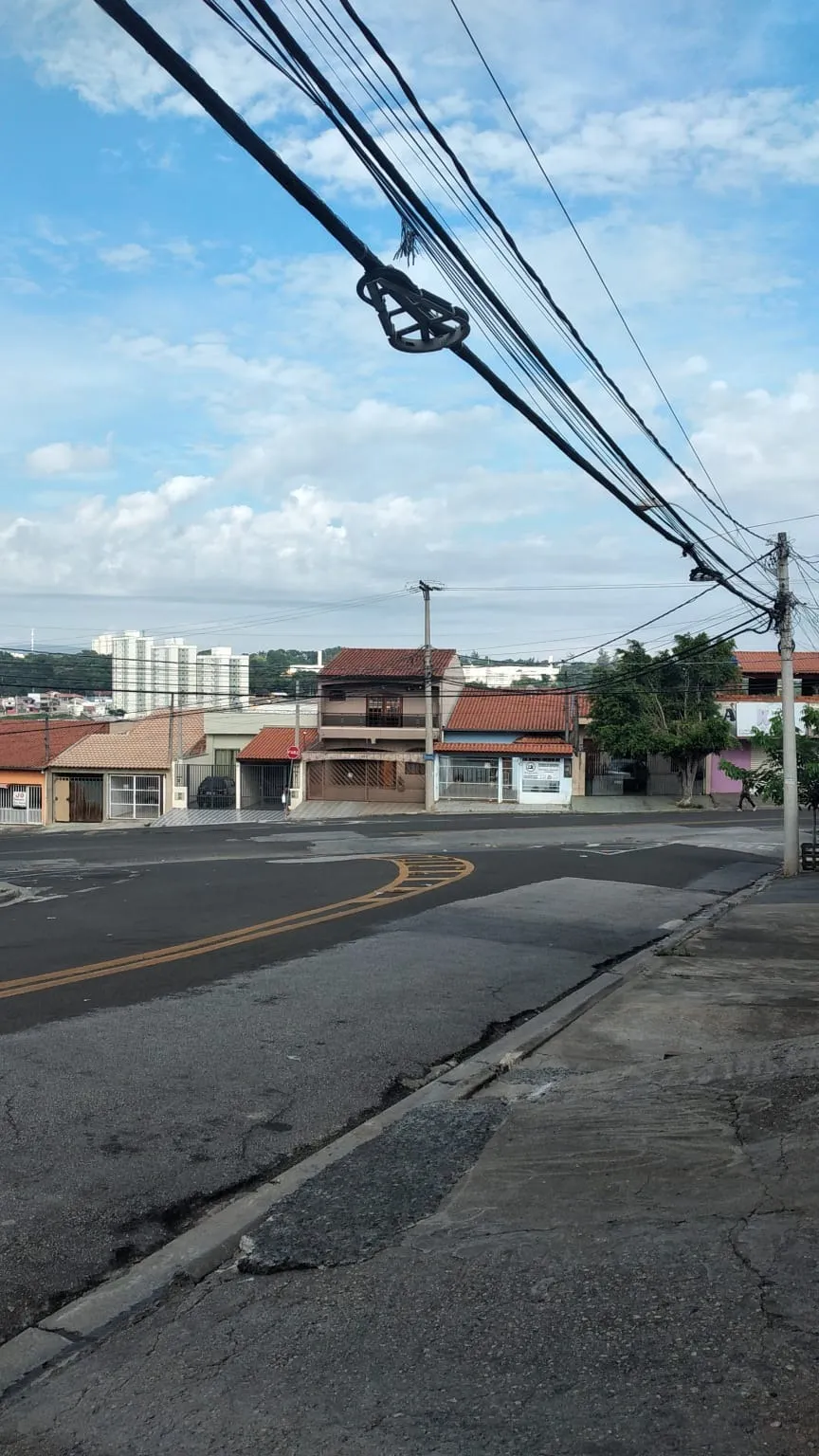Imagem Salão Comercial e Casa à Venda no Jd. Sto. Amaro, Zona Norte de Sorocaba - 94m² e 90m²
