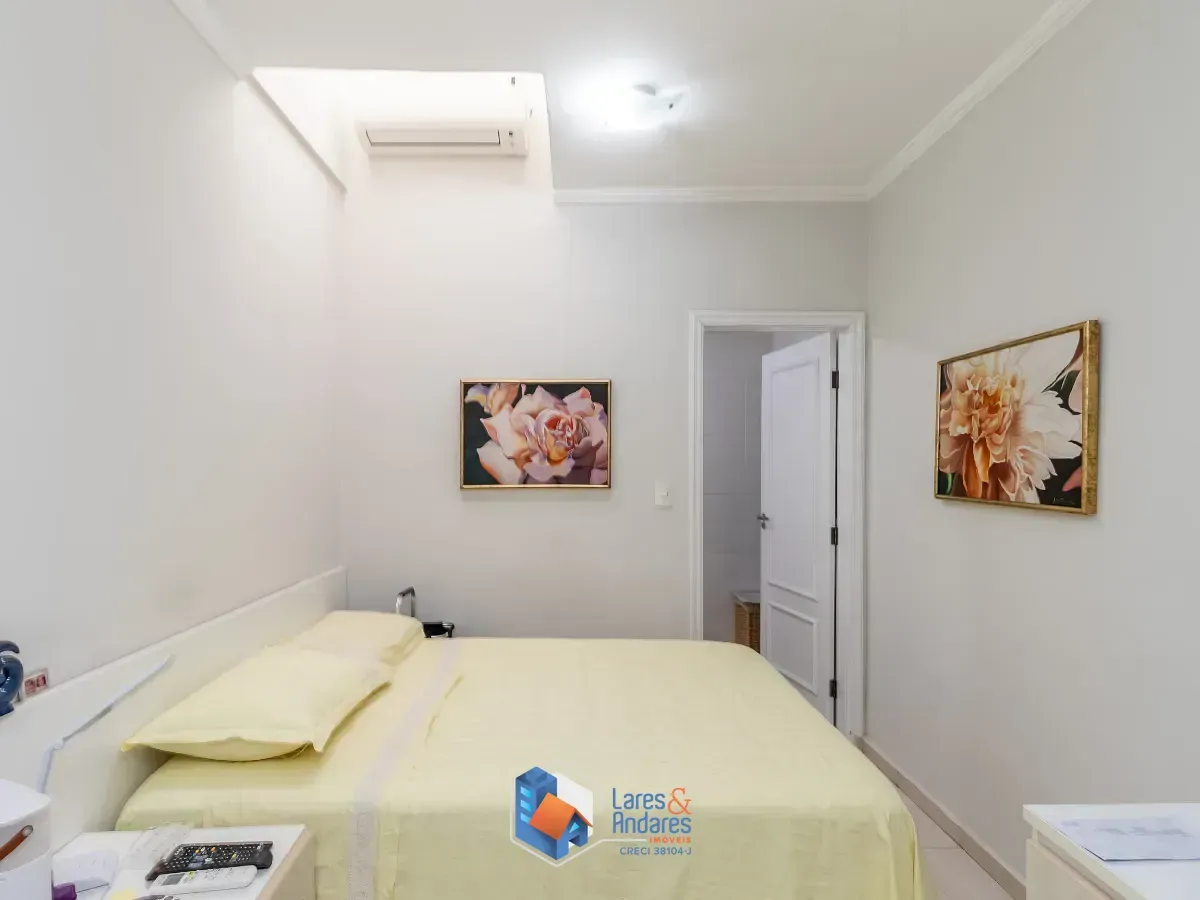 Imagem Casa para venda em Água Fria com 4 quartos, sendo 3 suítes, 243m²