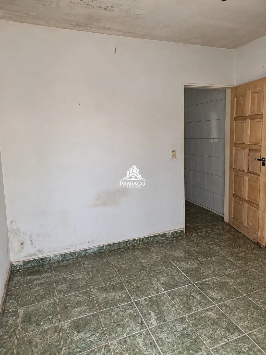Imagem Casa Quintal, Espaço Externo, Localizada no Bairro Areão, Próxima à Região Centr