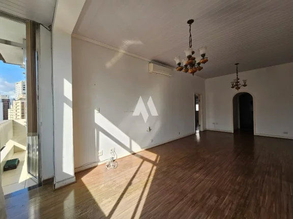 Imagem Apartamento 02 quartos, vista mar na quadra da praia no Boqueirão, garagem, dependência completa.