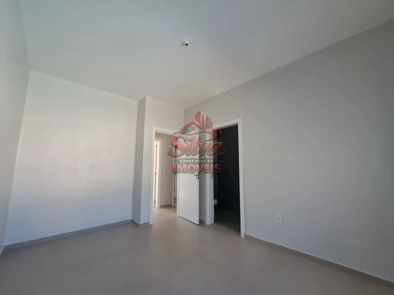 Imagem C1148 | Casa 3 dormitórios com piscina em esquina