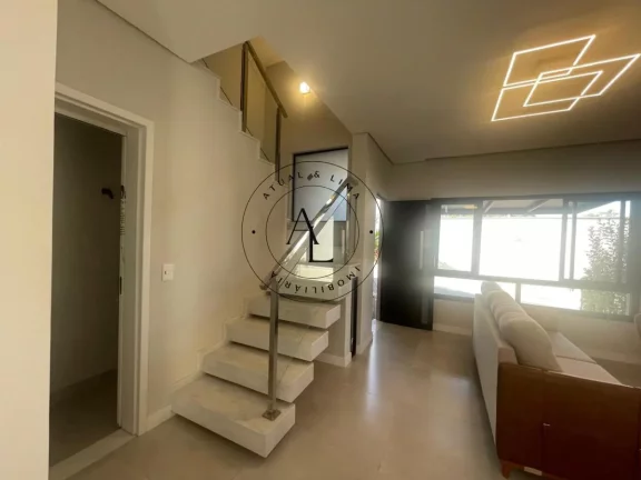 Imagem Casa à Venda com 3 Pavimentos: 3 Dormitórios, Varanda, 2 Cozinhas e 2 Salas