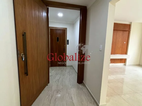 Imagem Apartamento à venda com 300m², 4 qurtos, 1 suíte, dependência, vista mar por R$1.320.000,00 no Gonzaga em Santos