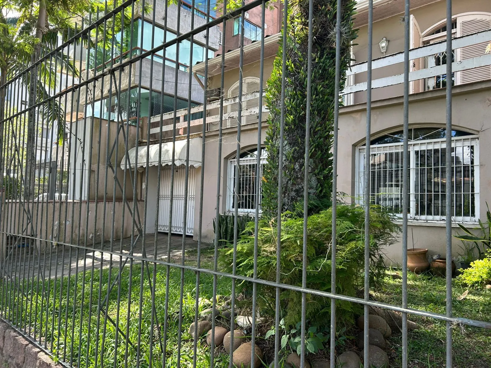 Imagem Casa com 260m² - Excelente localização para moradia ou comércio!