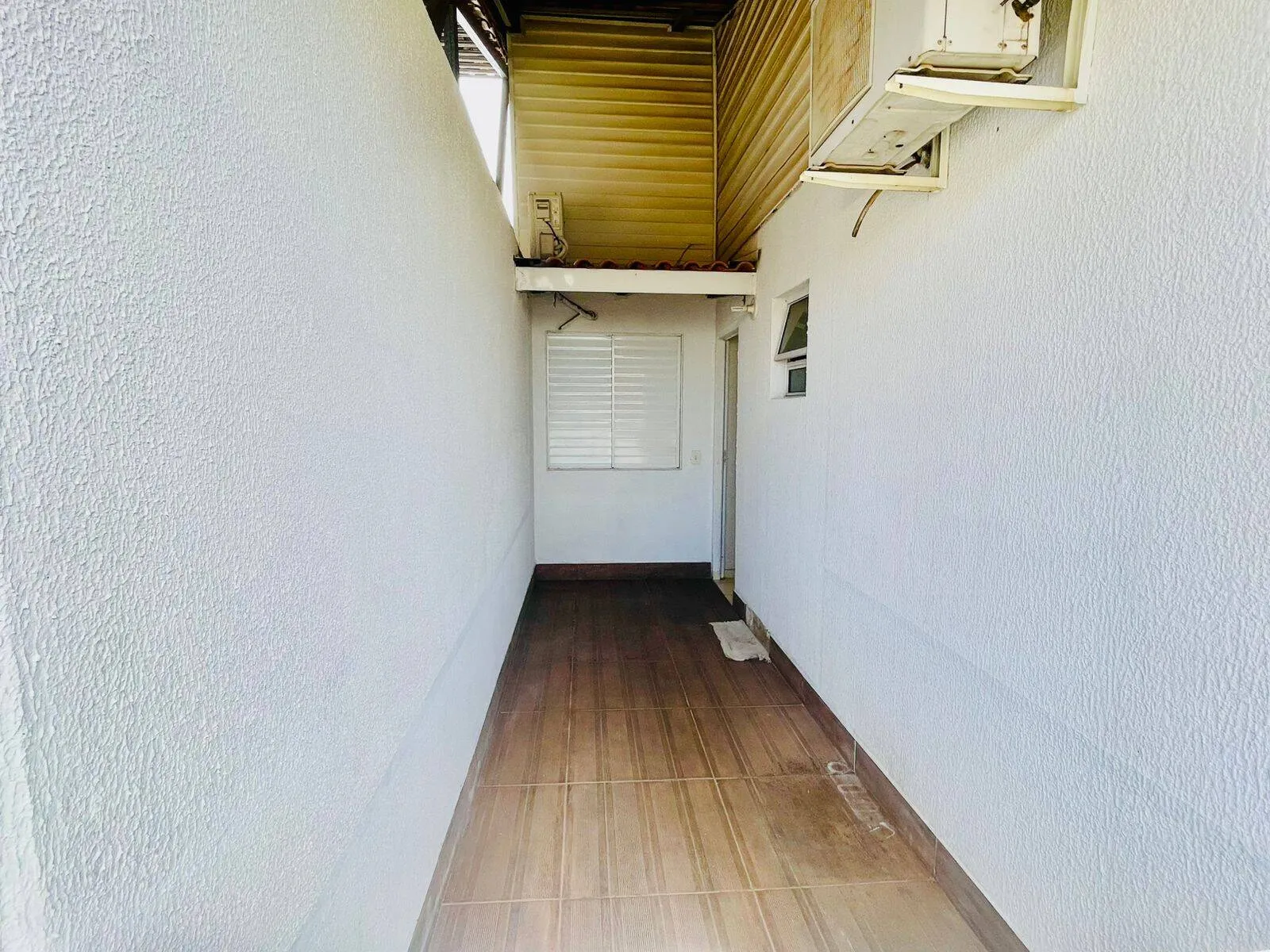 Imagem Casa 2 Quartos sendo 1 Suíte Condomínio Rio Manso Bairro Jardim Imperial