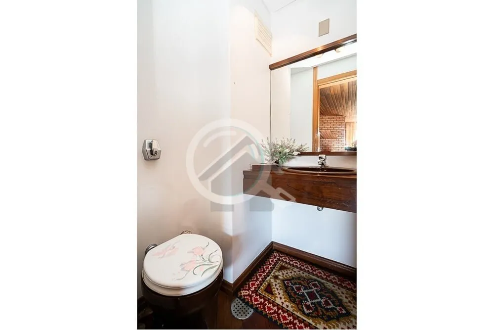 Imagem Excelente Oportunidade para Reforma Amplo apartamento de 232m² localizado na Rua João Abott, no ba...