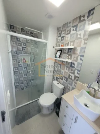 Imagem Apartamento com 40 m². Possui 2 dormitórios, 1 banheiro, piso em porcelanato em todos os ambientes...