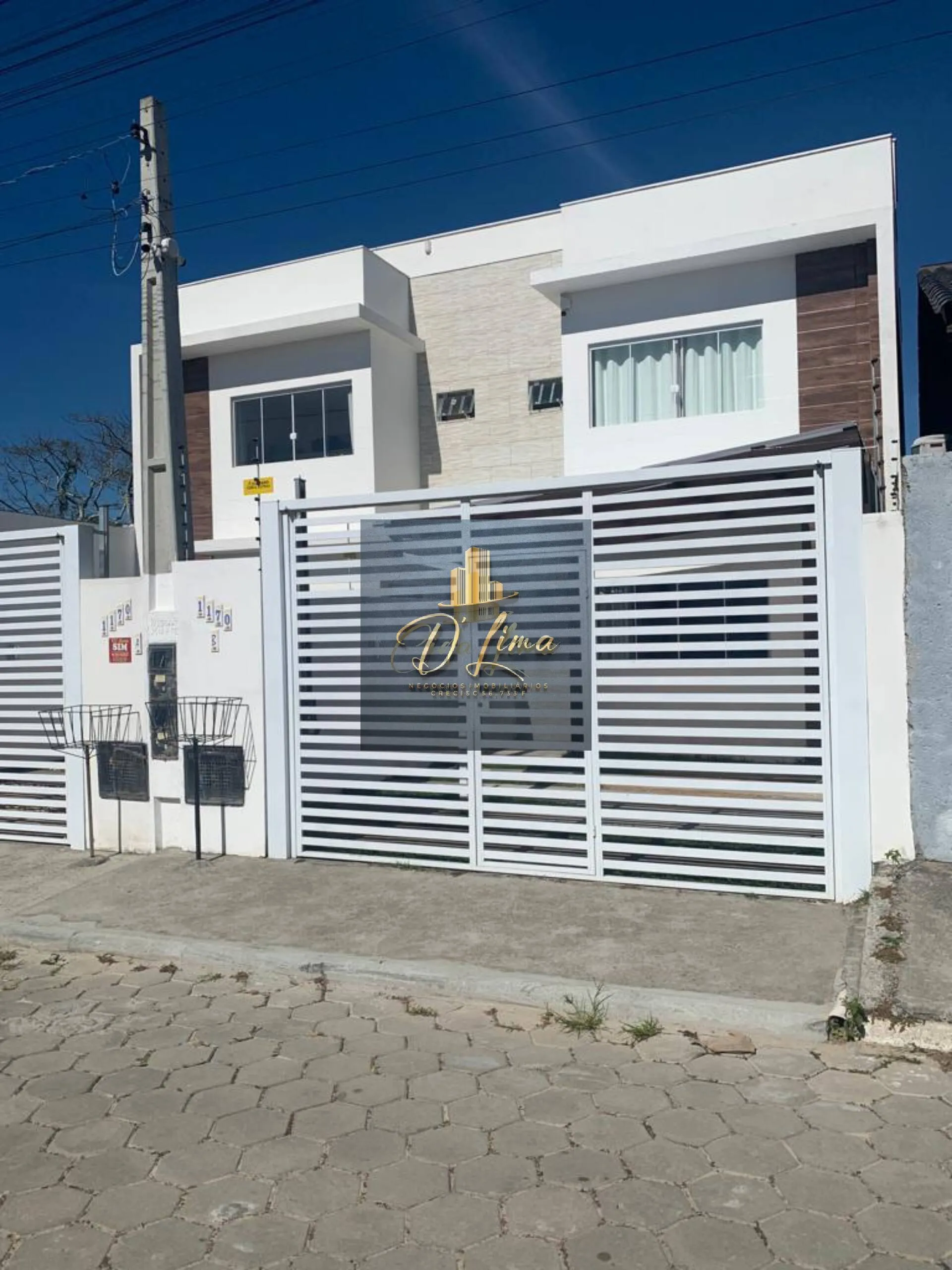 Imagem Sobrado a venda alto padrão, 2 quartos com suíte, no Norte da Ilha.