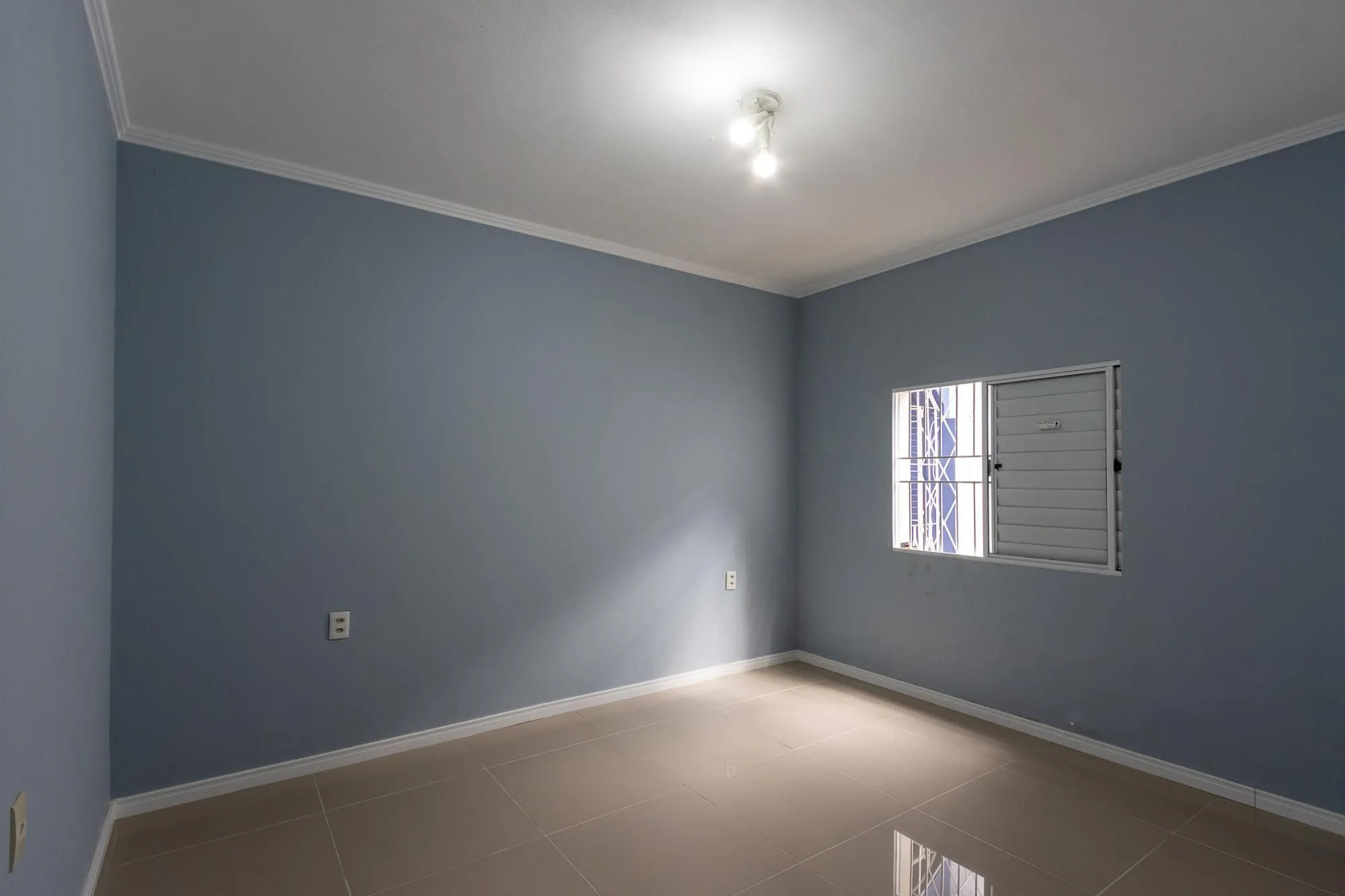 Imagem Terreno com 2 casas, 4 quartos, 1 suite - Bairro Cavalhada