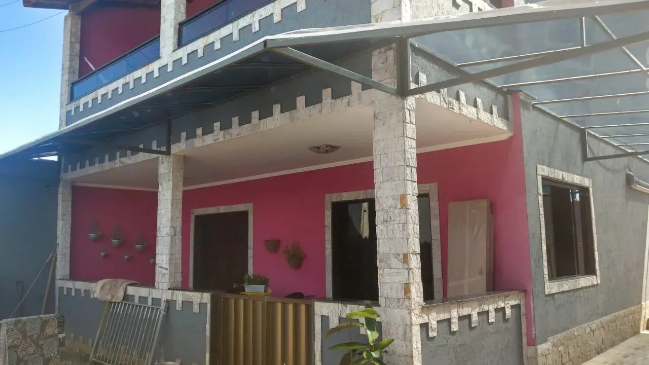 Imagem Casa em Condomínio para Venda em São Pedro da Aldeia / RJ no bairro Rua do Fogo