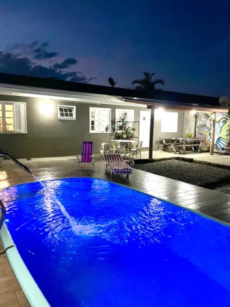Foto do imóvel Casa com Piscina locação temporada, acomoda 6 pessoas (Natal e Ano Novo não disponível) em Rua Maringa
