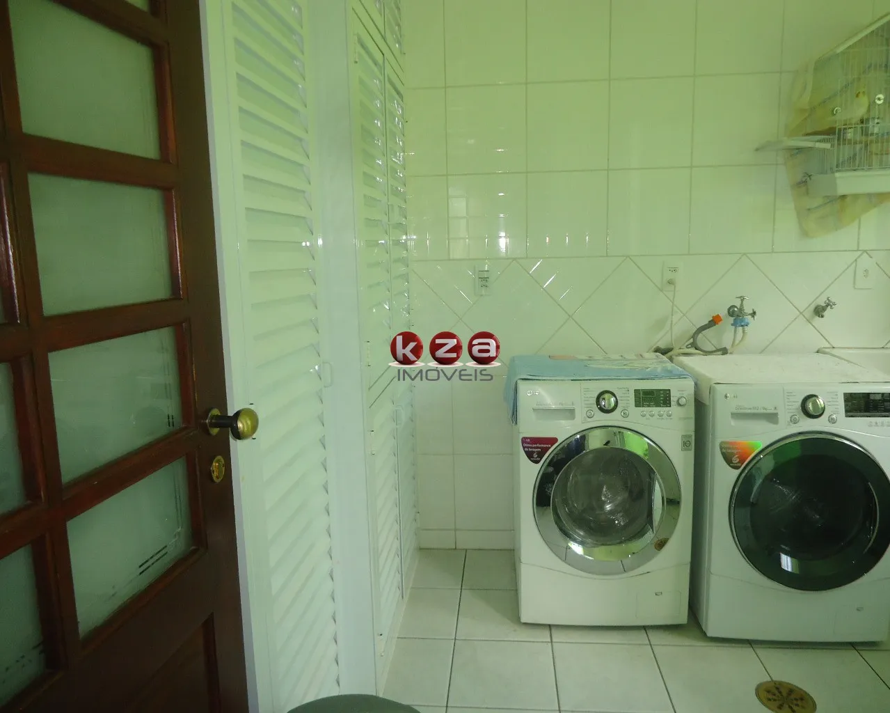 Imagem Imperdível: Casa à venda em Valinhos-SP, Jardim São Francisco - 4 quartos, 2 suítes, 3 salas, 5 banheiros, 4 vagas, 305m².