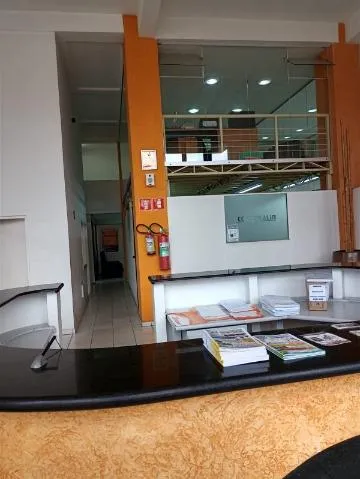 Imagem VENDA DE PRÉDIO COMERCIAL NO CENTRO DE ARUJÁ/SP, OPORTUNIDADE com 300m², em uma das principais avenidas da cidade com recepção e vagas! CONSULTE-NOS.