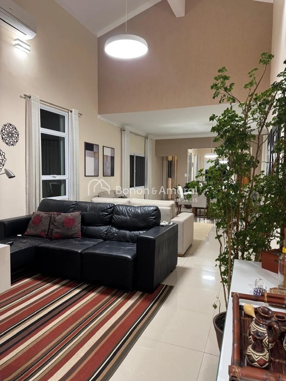 Foto do imóvel Casa com 3 suítes no Condomínio Villa Franca em Betel, Paulínia. em Rua 01, 76 - Betel, Paulínia - SP