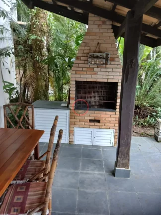 Imagem CASA A VENDA DENTRO DE CONDOMÍNIO EM FRENTE A PRAIA, COM 2 DORMITÓRIOS,VARANDA, JARDIM, CHURRASQUEIRA E 2 VAGAS PARA CARRO