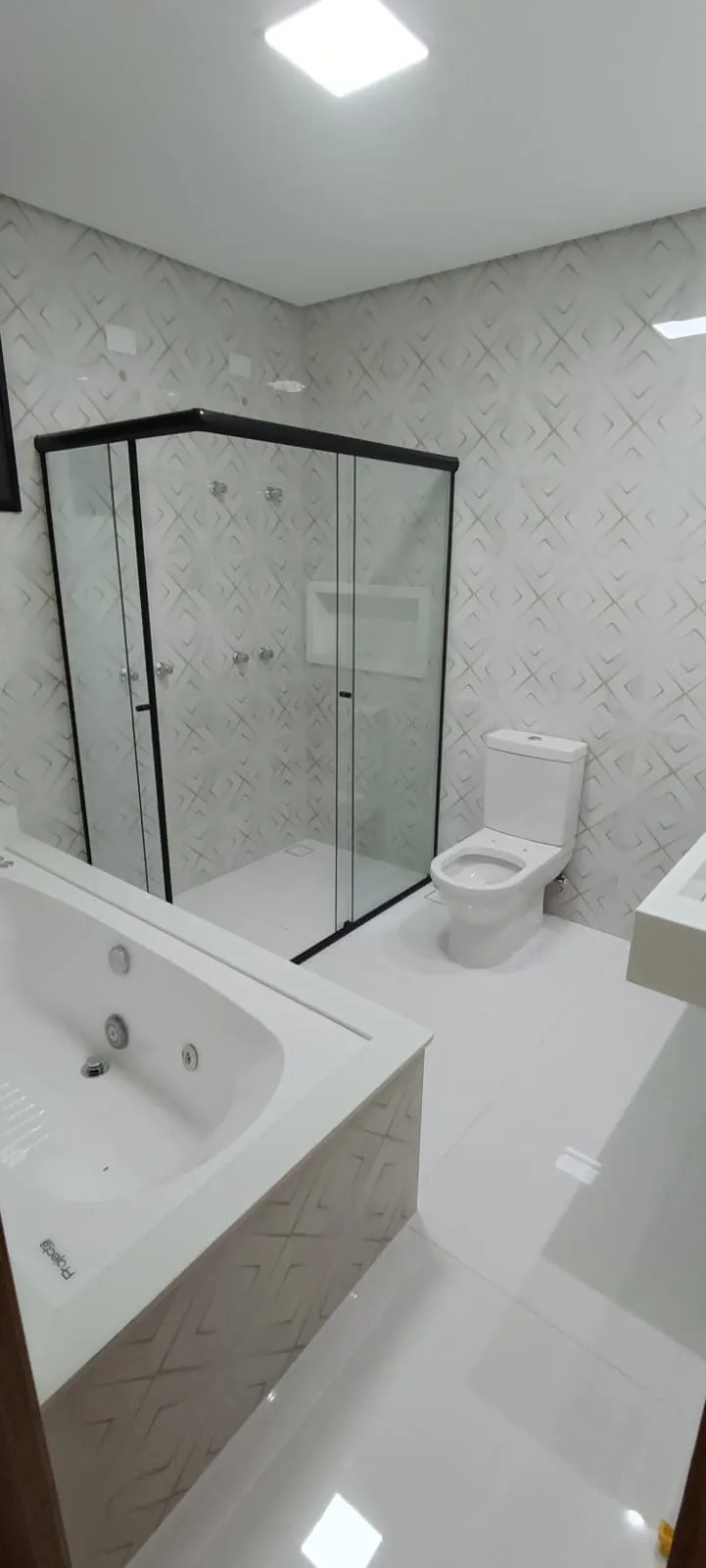 Imagem Casa de Alto Padrão no Condomínio Golden Park ? 225m², 3 Suítes, Piscina e Área Gourmet
