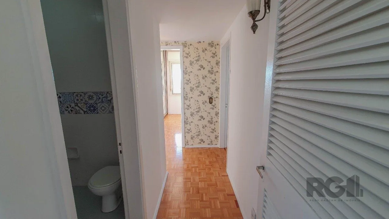 Imagem Apartamento com 4 quartos, vaga de garagem, no bairro Moinhos de Vento, Poa/RS