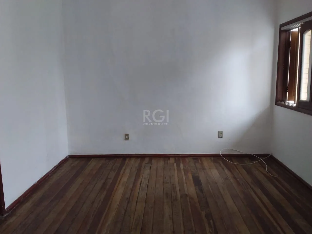 Imagem Casa 3 dormitórios, sendo 1 suites, 2 vagas - Medianeira, Porto Alegre/RS