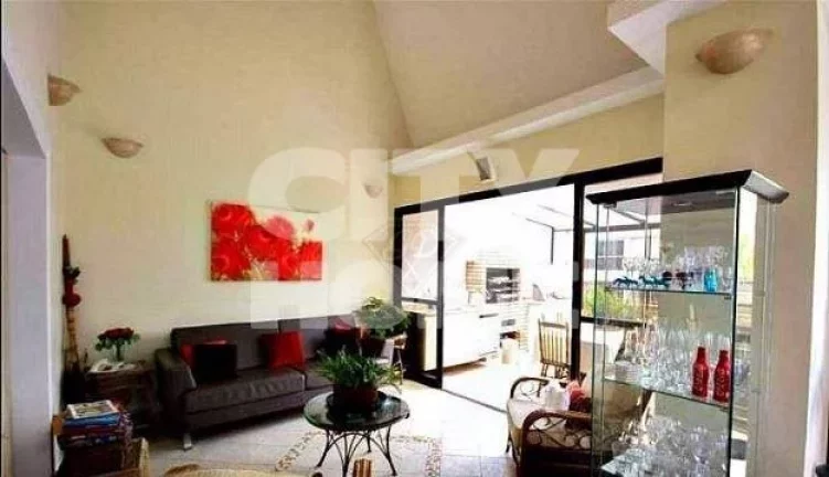 Imagem Cobertura com 380m² na Vila Nova Conceição. Amplo living em madeira tábuas de ipê em "L" para 0...