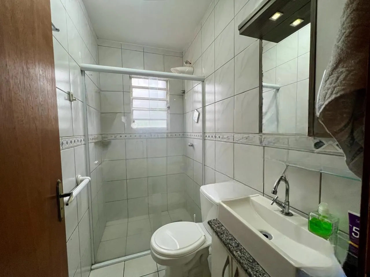 Imagem Casa em condomínio fechado com 94m2, 3 dormitórios no bairro Camaquã.