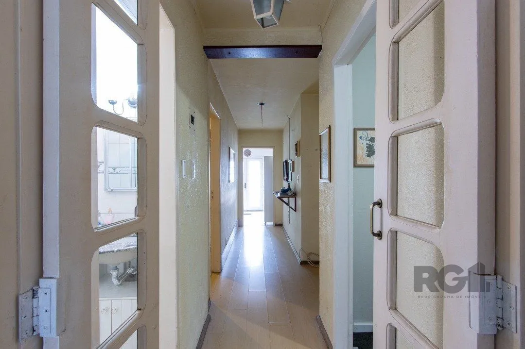 Imagem Casa para Venda - 239m², 5 dormitórios, sendo 1 suites, 2 vagas - Hipica