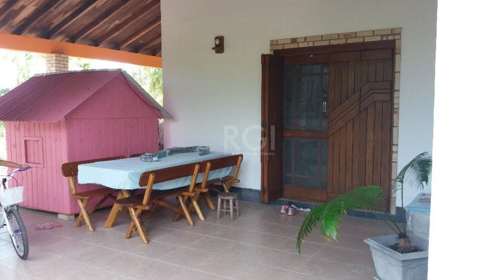 Imagem Casa para Venda - 220m², 2 dormitórios, sendo 1 suites, 4 vagas - Belém Novo