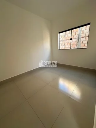 Imagem Casa à venda no Parque dos Girassóis IV - Uberaba com 2 dormitórios e porcelanato