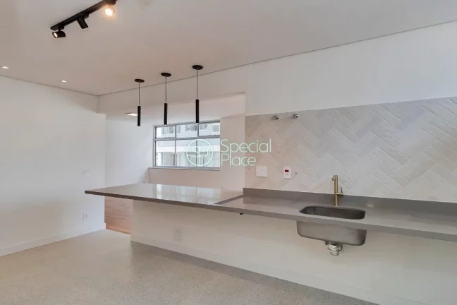 Imagem 176,05 m² de área útil 1Vaga de garagem 3 Dormitórios sendo 1 suíte Banheiro Social Lavabo Sala...