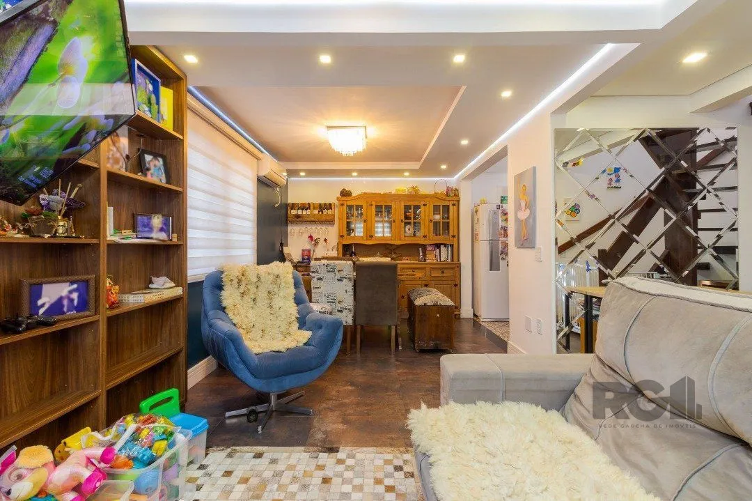 Imagem Casa em condomínio, 3 quartos, 1 suite, lareira, churrasqueira, 1 vaga - Bairro Tristeza
