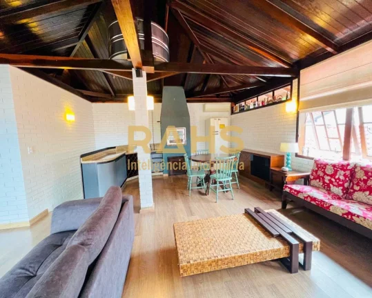 Imagem Linda casa semi-mobiliada e climatizada com 3 suítes, escritório, 2 vagas de garagem e completa á...