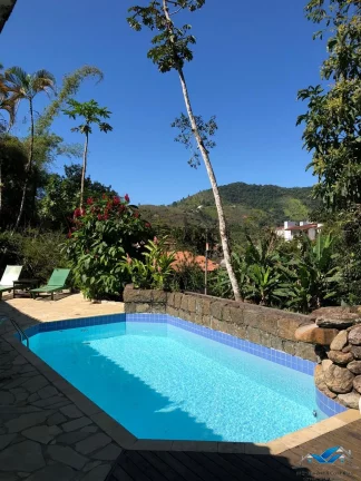 Imagem Casa Rustica com Piscina na Praia da Enseada, Ubatuba/SP - 300 m. do mar.