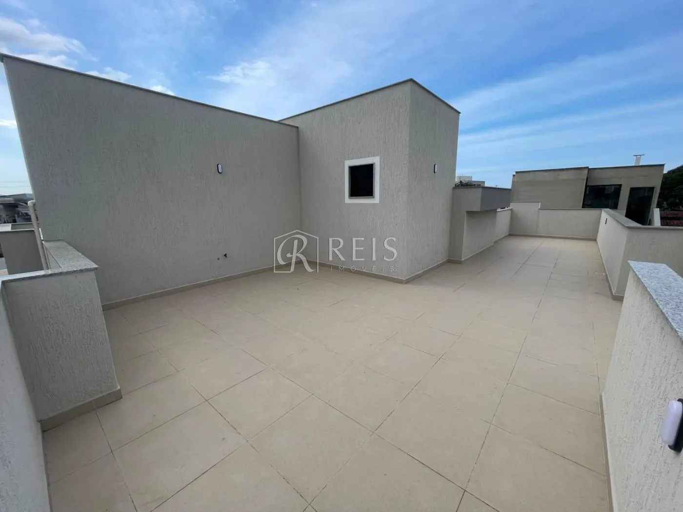 Imagem Casa para Venda em Rio das Ostras, Atlântica, 3 dormitórios, 1 suíte, 2 banheiros, 1 vaga