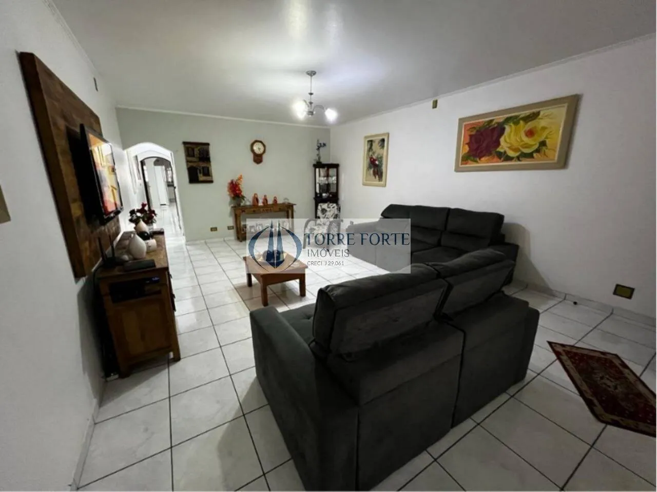 Imagem ótimo terreno com 2 casas com total de 3 dormitórios, 6 vagas de carro