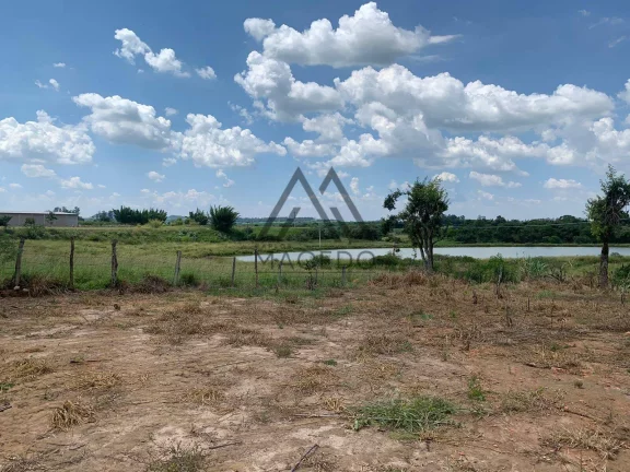Imagem Área de 60 mil m² para Locação em Porangaba/SP