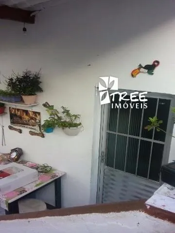 Imagem VENDA CASA LOCALIZADA NO BAIRRO SESC EM SUZANO COM A/T 145m² e A/C 360m² distribuídos em 3 dormitórios, 2 banheiros, 2 salas, cozinha. CONSULTE-NOS.