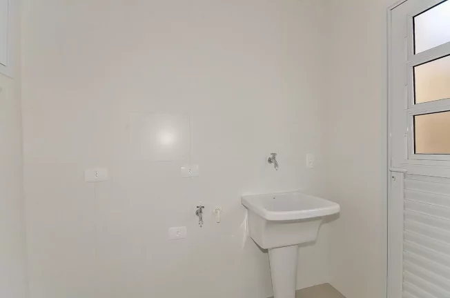 Imagem Casa à Venda no Parque das Imbuias – 3 Quartos, 1 Suíte, 126m², Campo Comprido, Curitiba