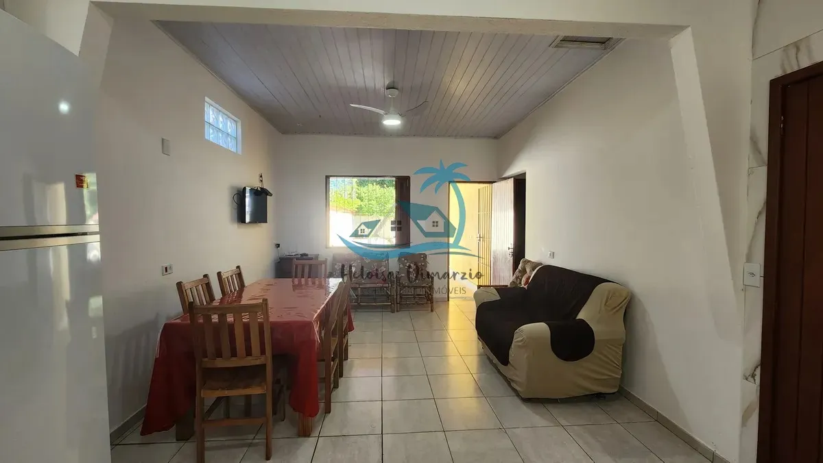 Imagem Casa térrea à venda em excelente rua, a apenas 100m da Praia do Lázaro, em Ubatuba
