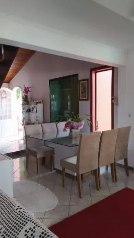 Imagem VENDA DE SOBRADO NO BARBOSAS, EM ARUJÁ/SP, 352m² com 5 quartos, 3 suítes. CONSULTE-NOS.
