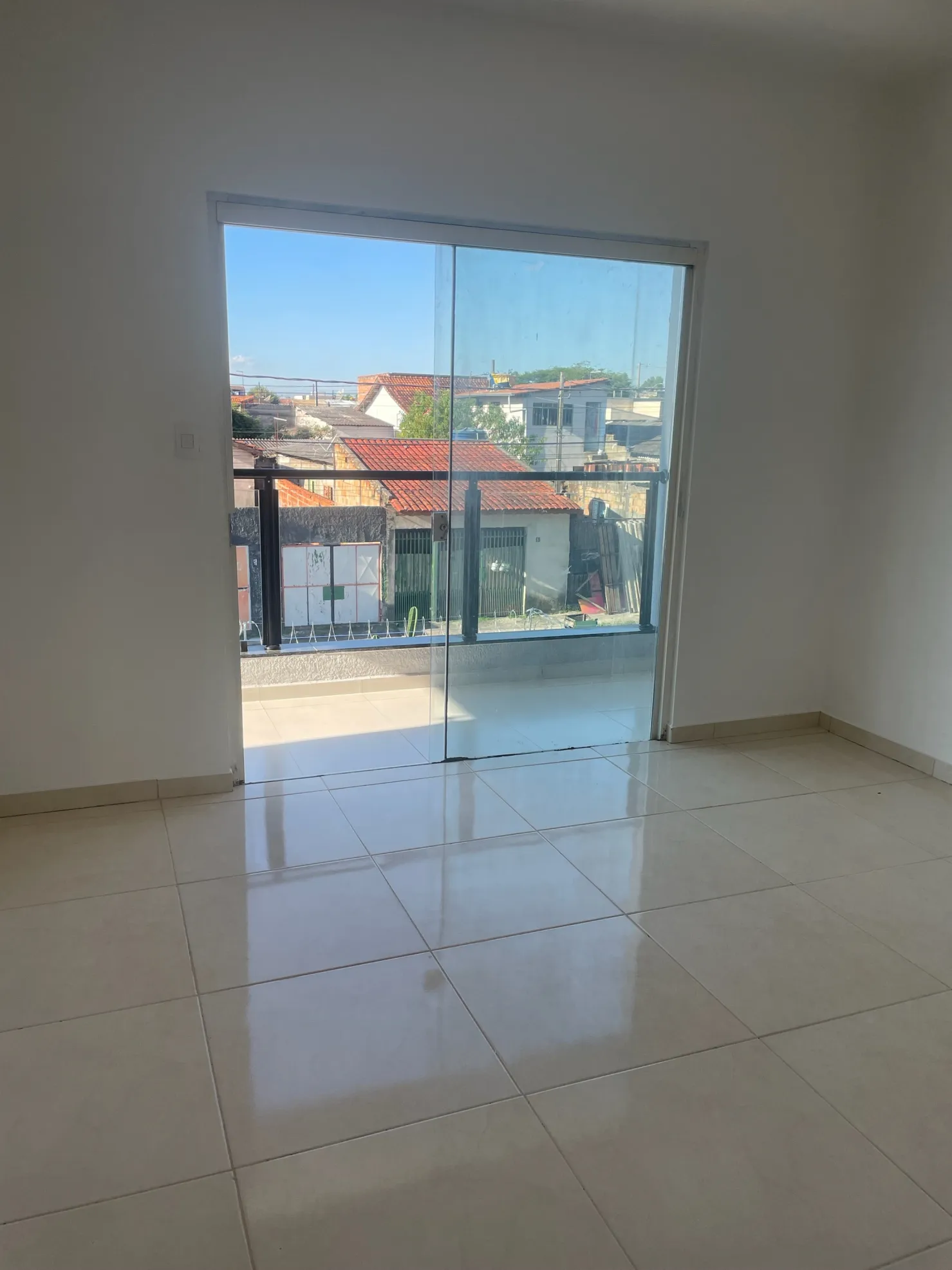 Imagem Casa à venda 3 dorm sendo uma suíte com sacada , 4 Vagas de garagem sendo duas cobertas, 250M², Conjunto Residencial Araretama, Pindamonhangaba - SP