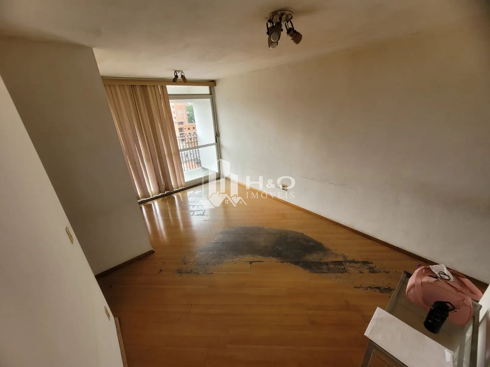 Imagem Apartamento à venda no bairro da Penha - 2 dormitórios (1 suíte), sacada e 2 vagas
