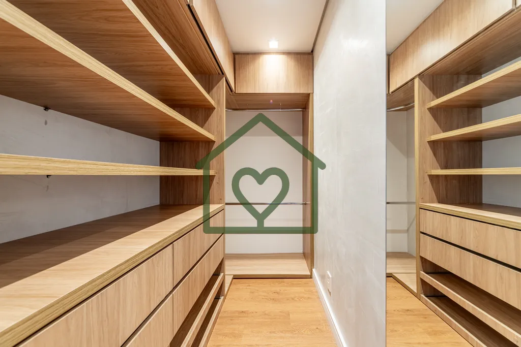 Imagem A Bridge Imóveis vende apartamento de 145 m², em andar alto, com 3 suítes, living para três ambi...