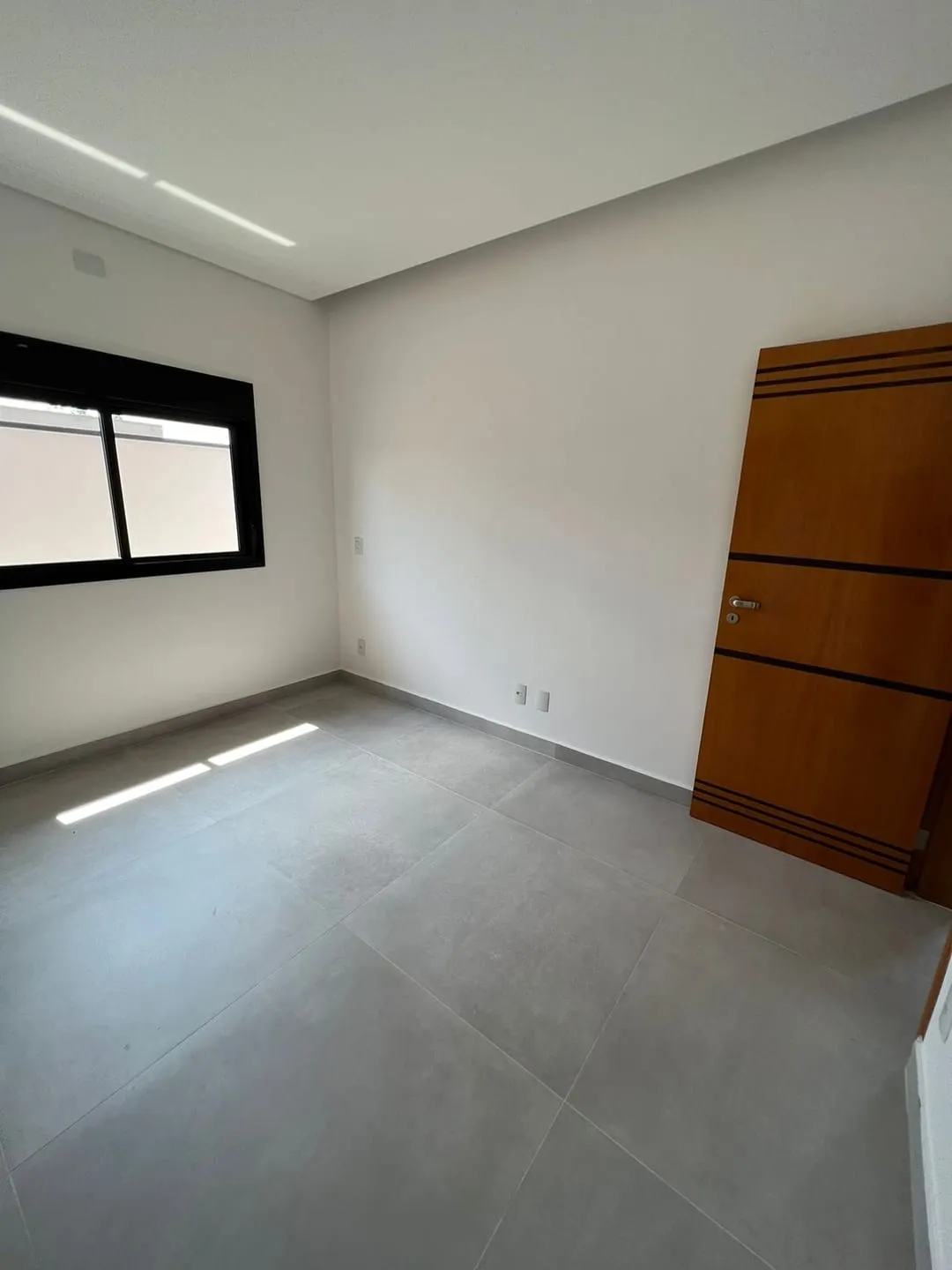 Imagem Casa à venda 3 Quartos, 1 Suite, 2 Vagas, 300M², Bairro do Grama, Caçapava - SP | Condomínio Terras do Vale