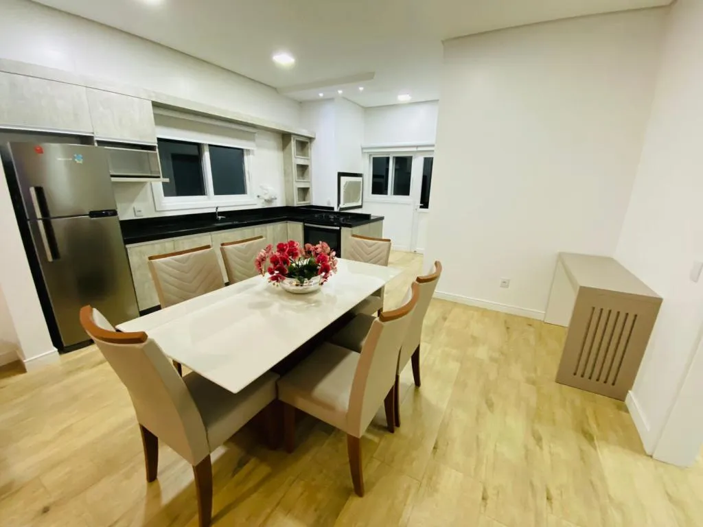 Imagem Casa em Condominio 4 Dormitórios - Bairro --