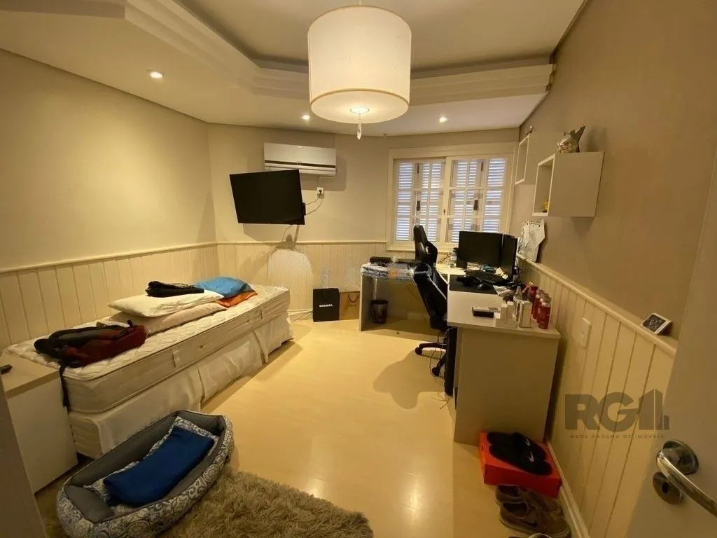 Imagem Casa de 5 dormitórios, bairro Jardim Floresta